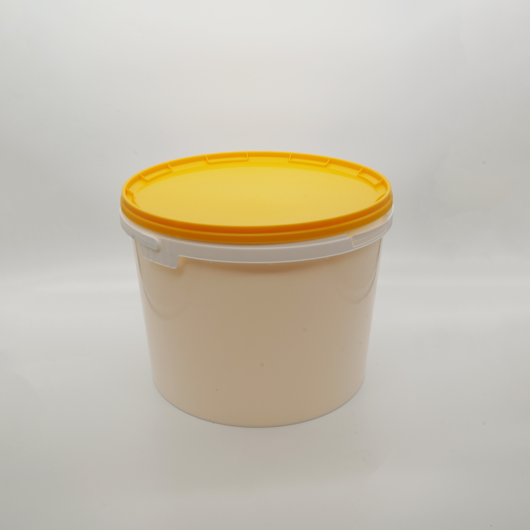Vedro so žltým vrchnákom, plast 10l